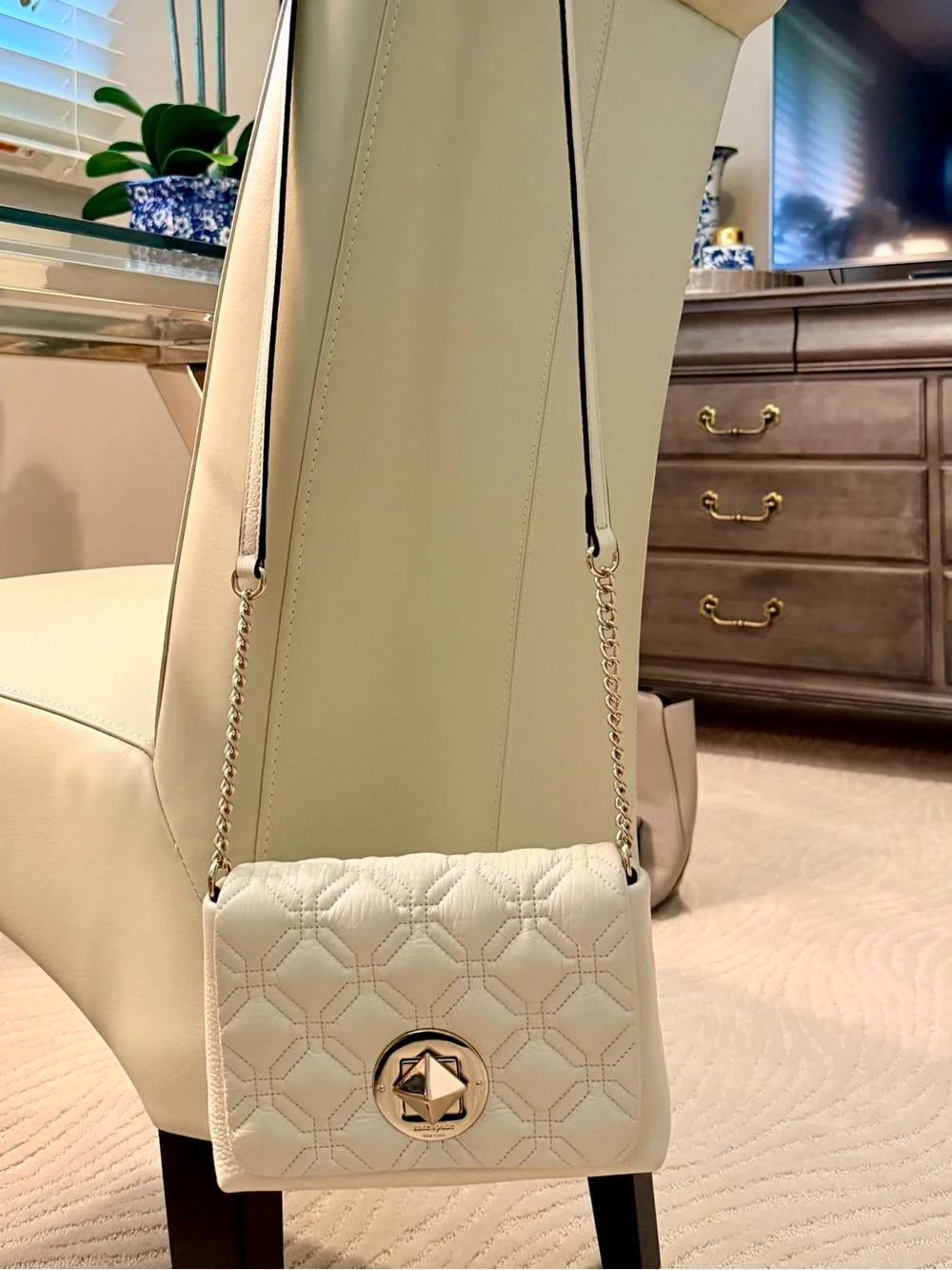 Kate Spade Cream Quilted Leather Crossbody Bag with Gold Turn-Lock - Picture 1 of 8
